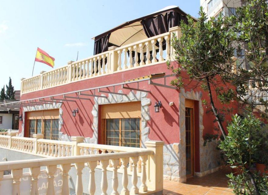 Resale - Villa - Benidorm - Poniente