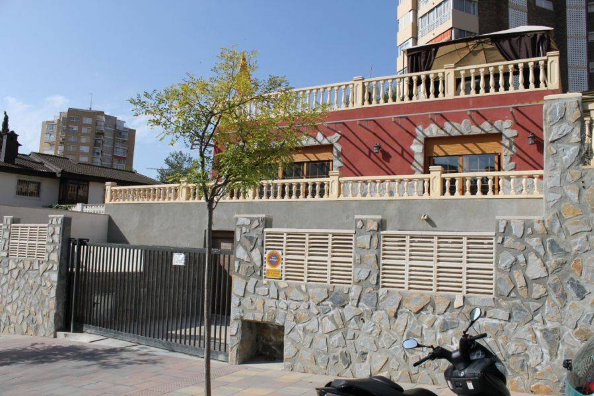 Resale - Villa - Benidorm - Poniente