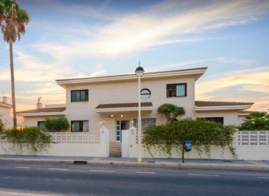 Resale - Villa - Benidorm - Poniente