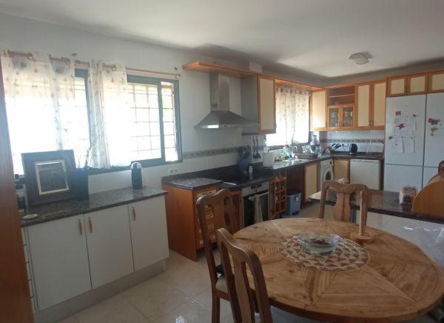 Resale - Villa - Benidorm - Poniente