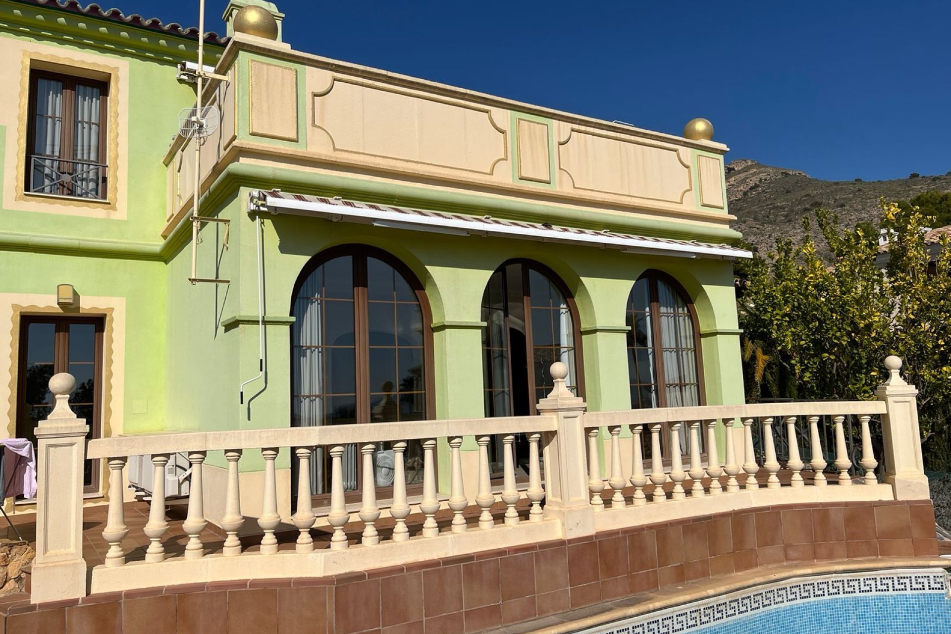 Resale - Villa - Benidorm