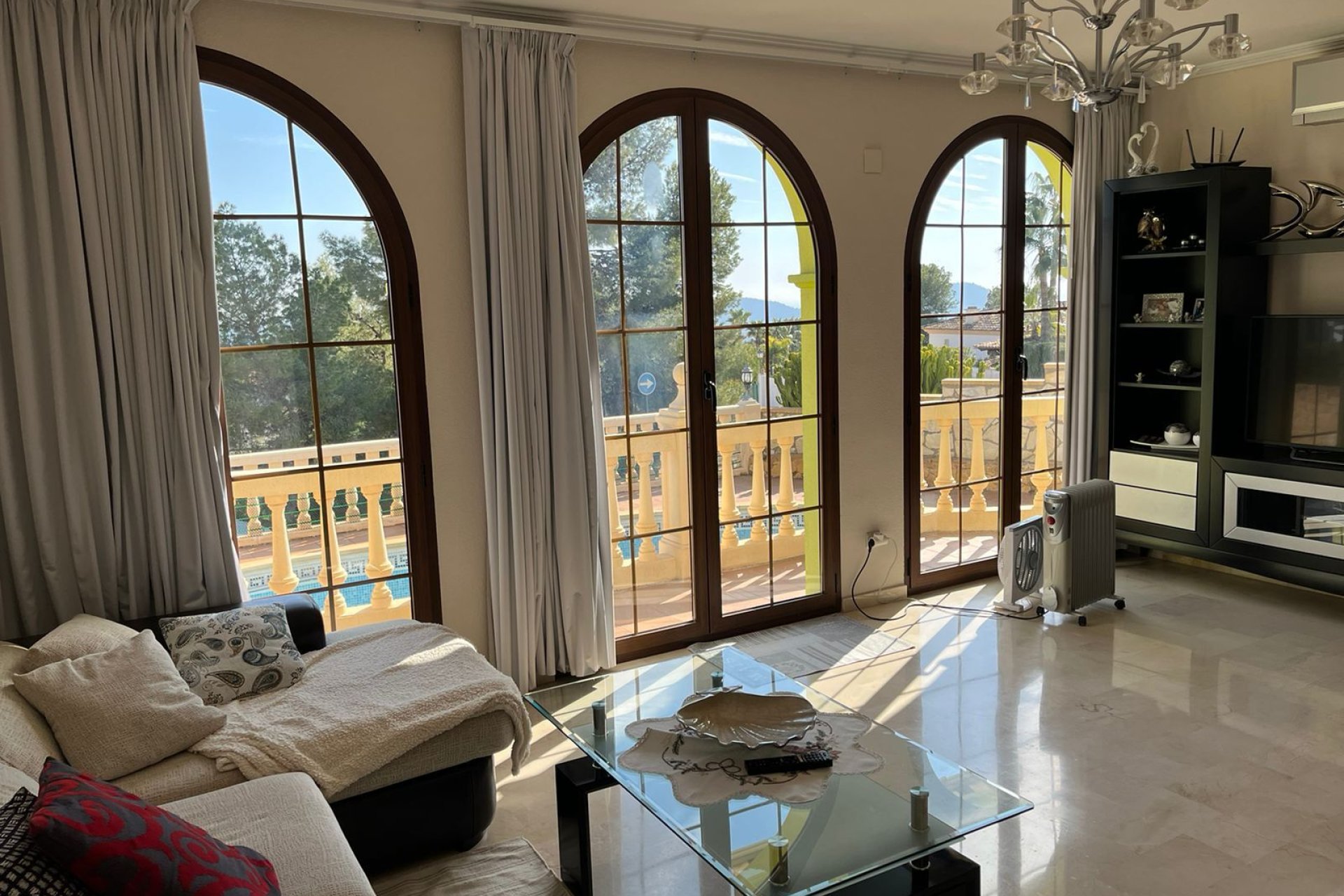 Resale - Villa - Benidorm