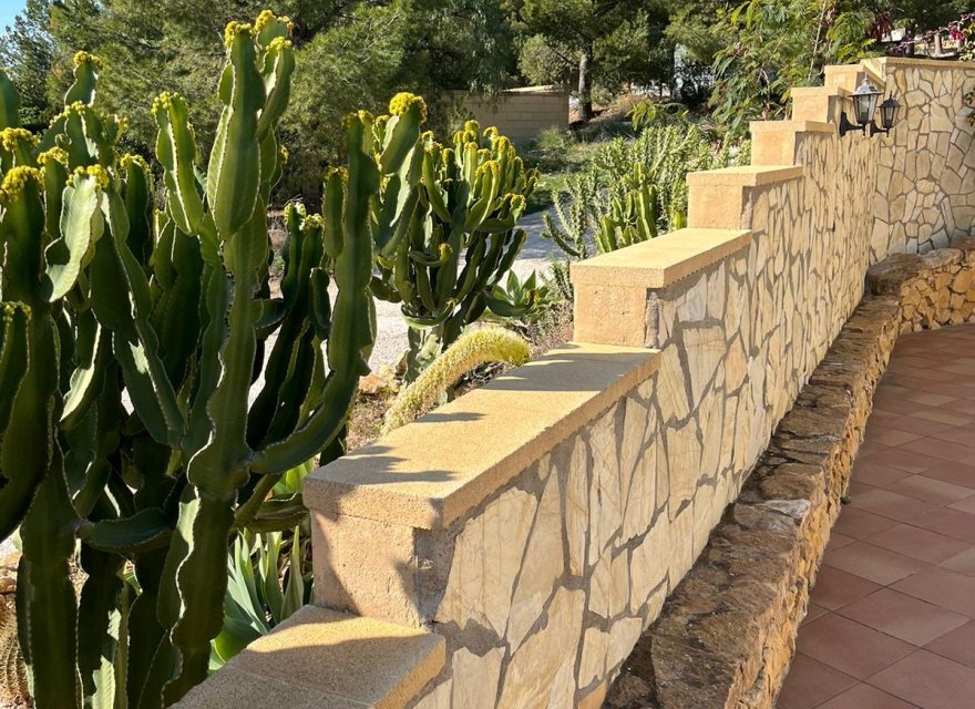 Resale - Villa - Benidorm