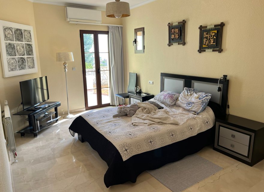 Resale - Villa - Benidorm