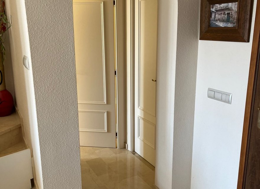 Resale - Villa - Benidorm