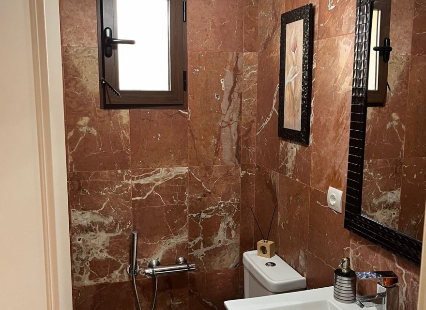 Resale - Villa - Benidorm