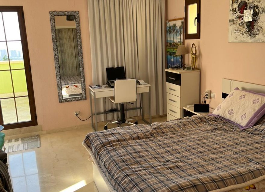 Resale - Villa - Benidorm