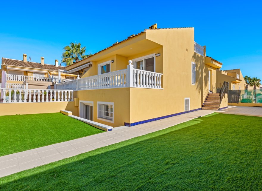 Resale - Villa - Benimar