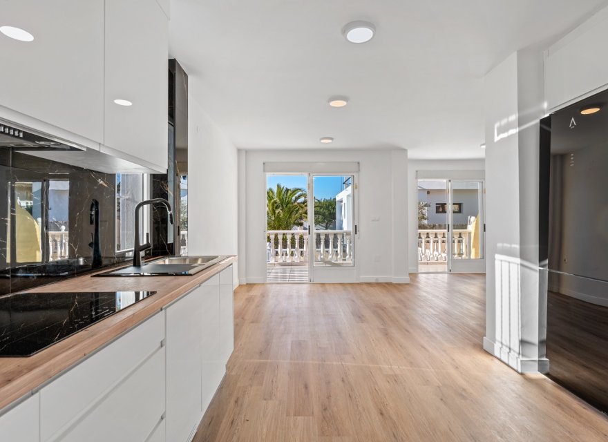 Resale - Villa - Benimar