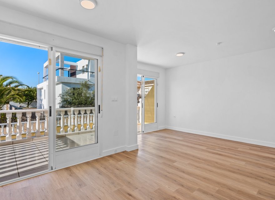 Resale - Villa - Benimar