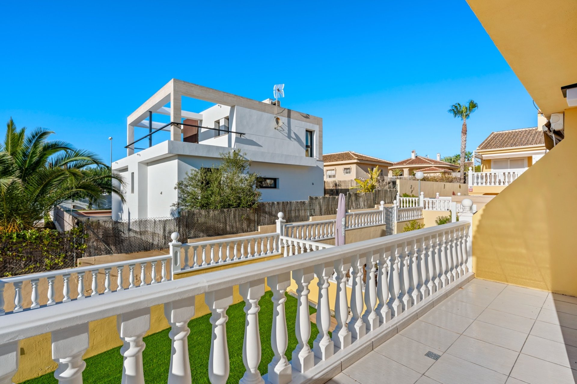 Resale - Villa - Benimar