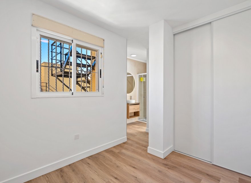 Resale - Villa - Benimar