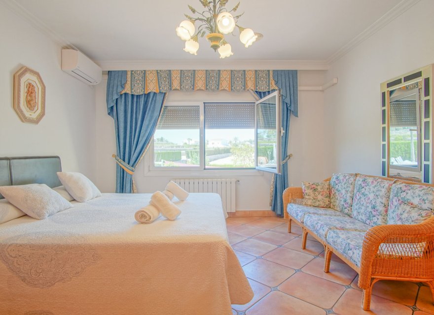 Resale - Villa - Benissa - Fustera