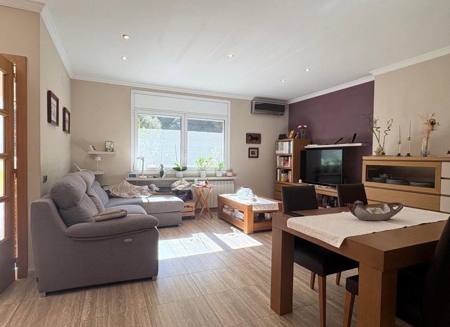 Resale - Villa - Blanes