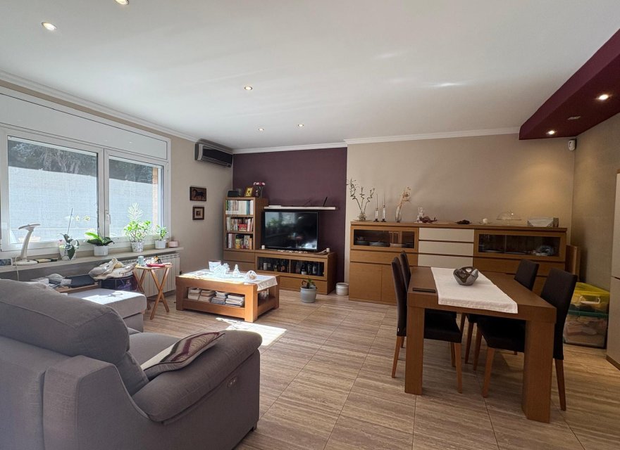 Resale - Villa - Blanes