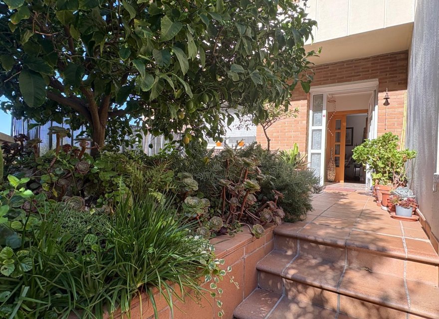 Resale - Villa - Blanes