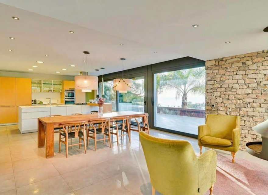 Resale - Villa - Blanes