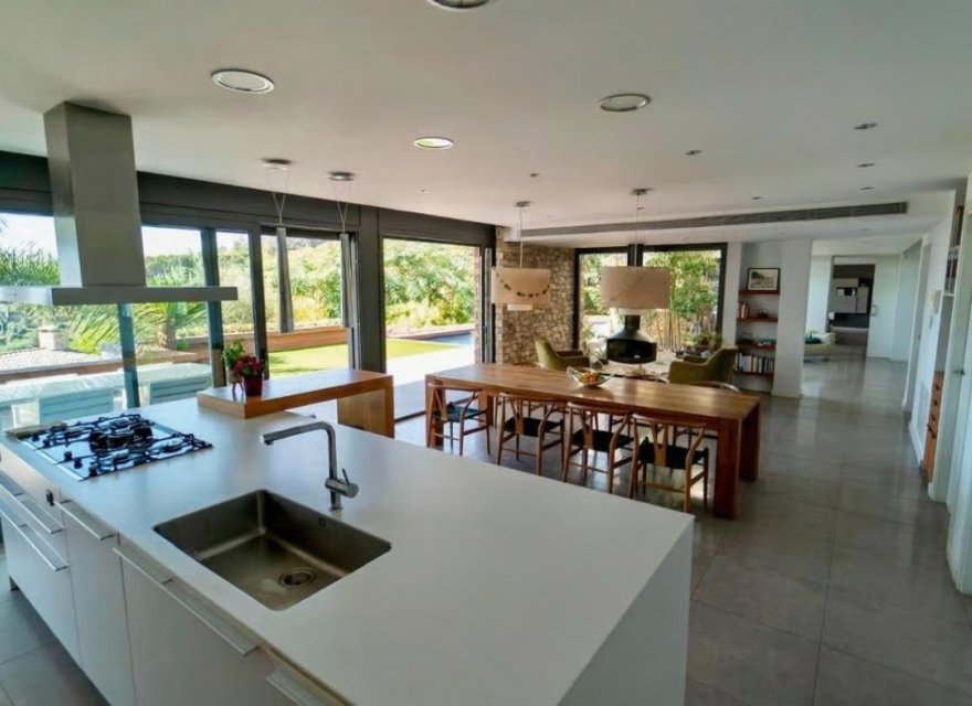 Resale - Villa - Blanes