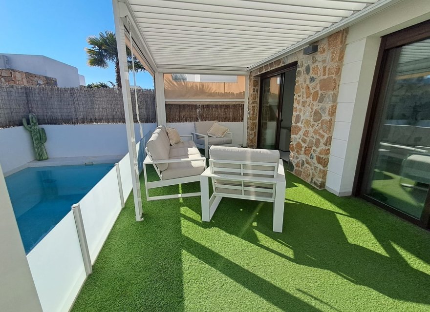 Resale - Villa - Cabo Roig - Costa Blanca