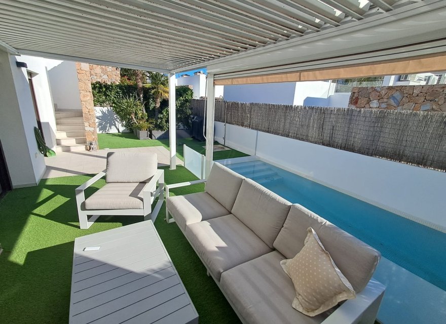 Resale - Villa - Cabo Roig - Costa Blanca