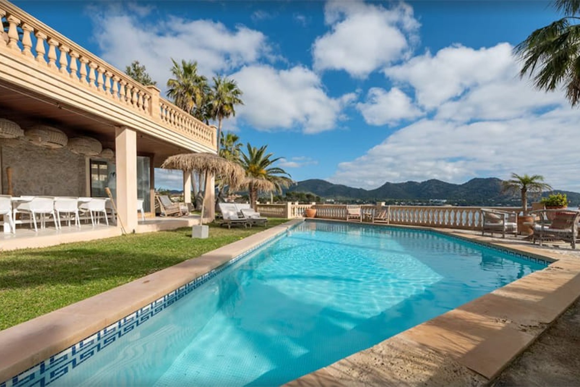 Resale - Villa - Cala Millor