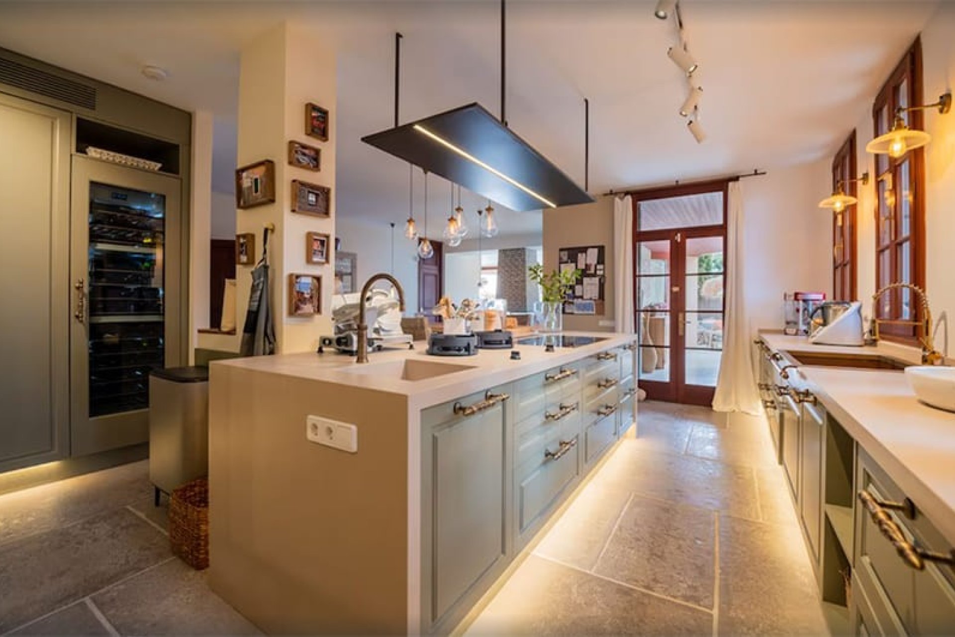 Resale - Villa - Cala Millor