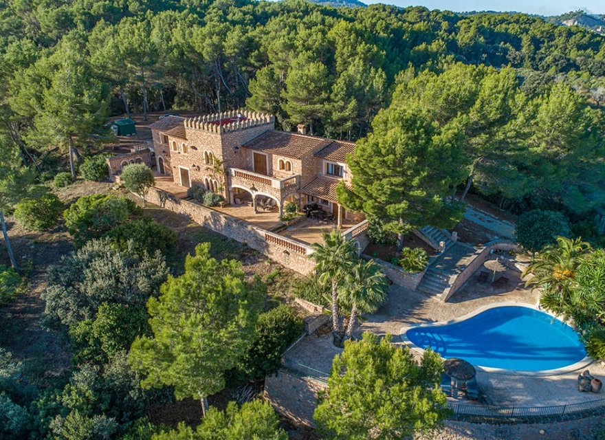Resale - Villa - Cala Millor