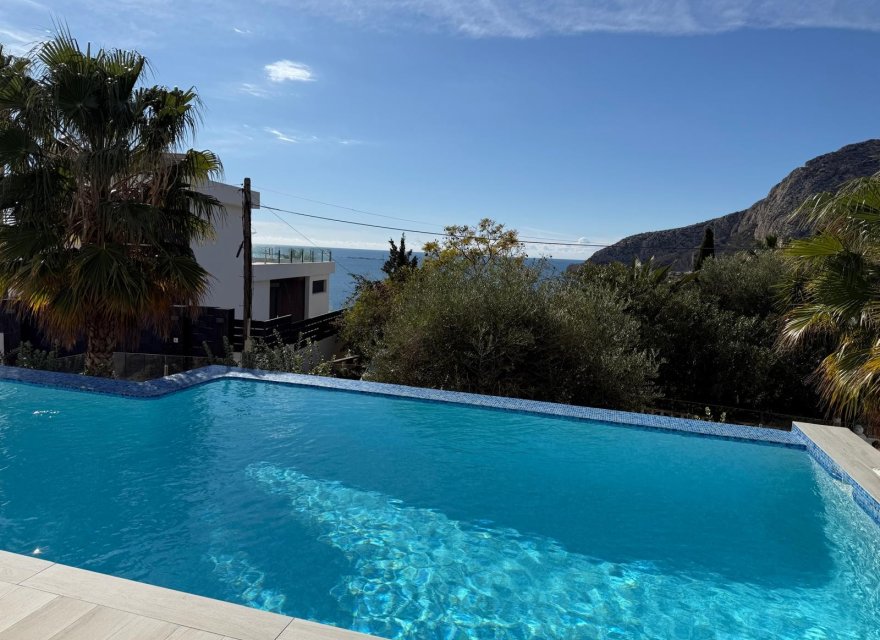 Resale - Villa - Calpe