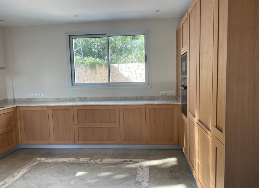 Resale - Villa - Calpe