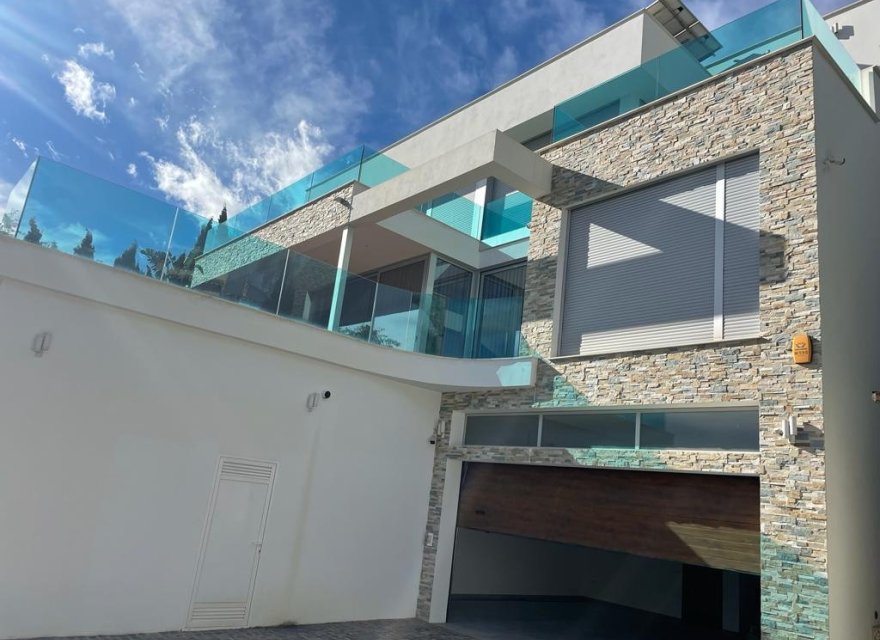 Resale - Villa - Calpe