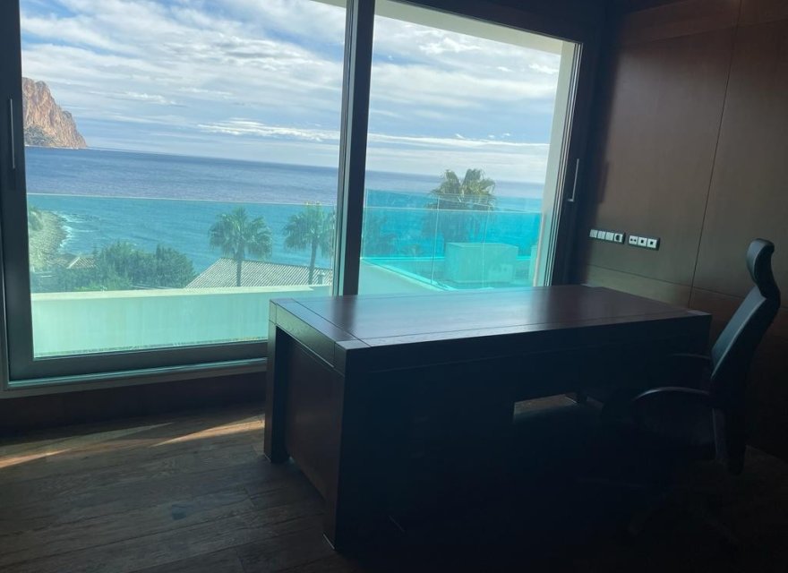 Resale - Villa - Calpe