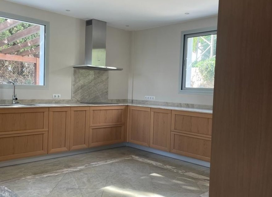 Resale - Villa - Calpe