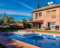 Resale - Villa - Cerdanyola del Valles