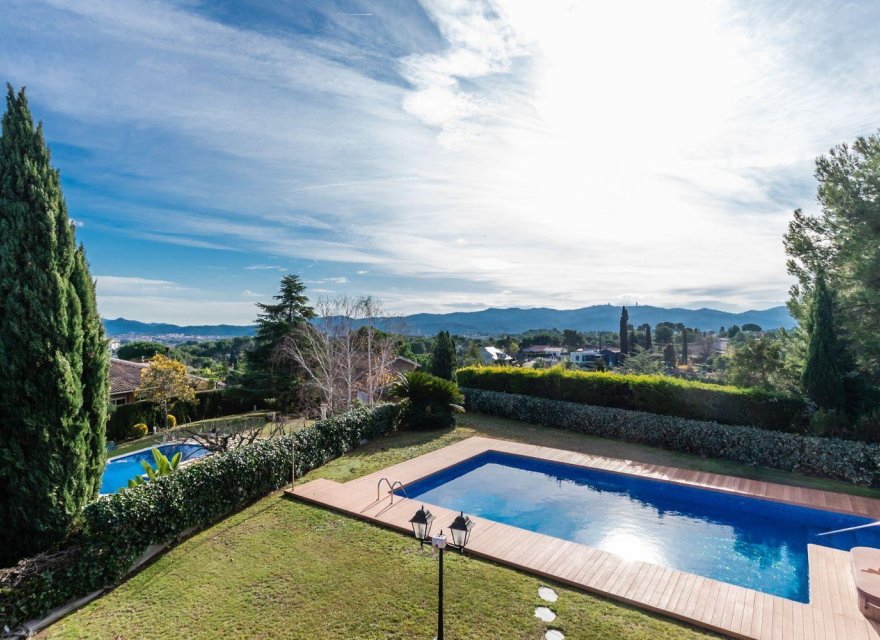 Resale - Villa - Cerdanyola del Valles