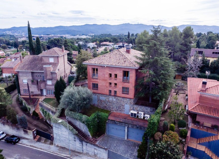 Resale - Villa - Cerdanyola del Valles