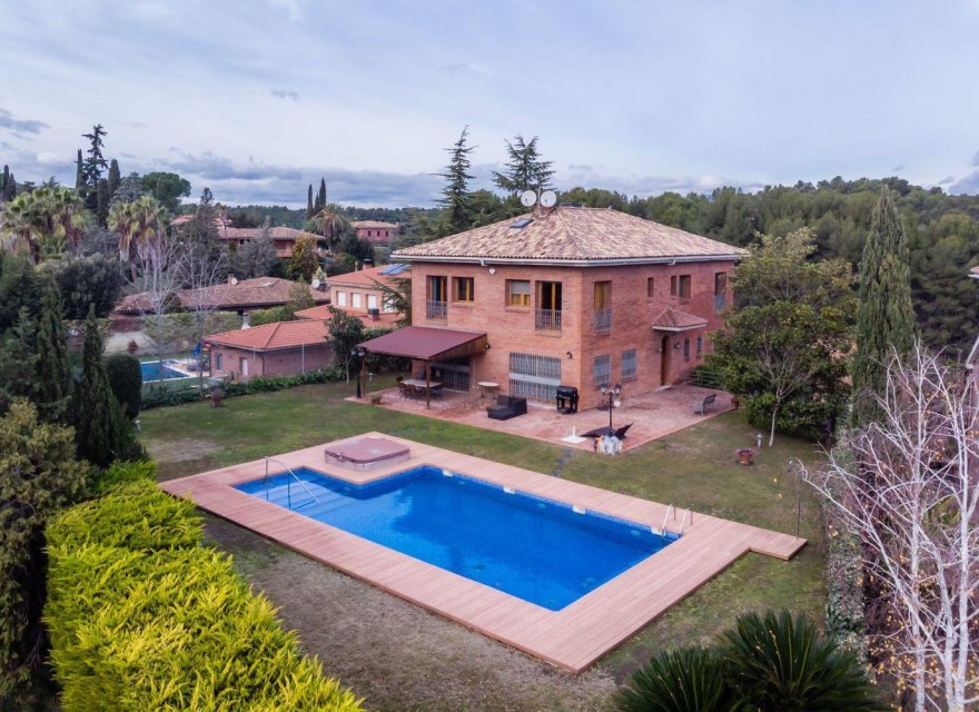 Resale - Villa - Cerdanyola del Valles