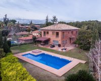 Resale - Villa - Cerdanyola del Valles