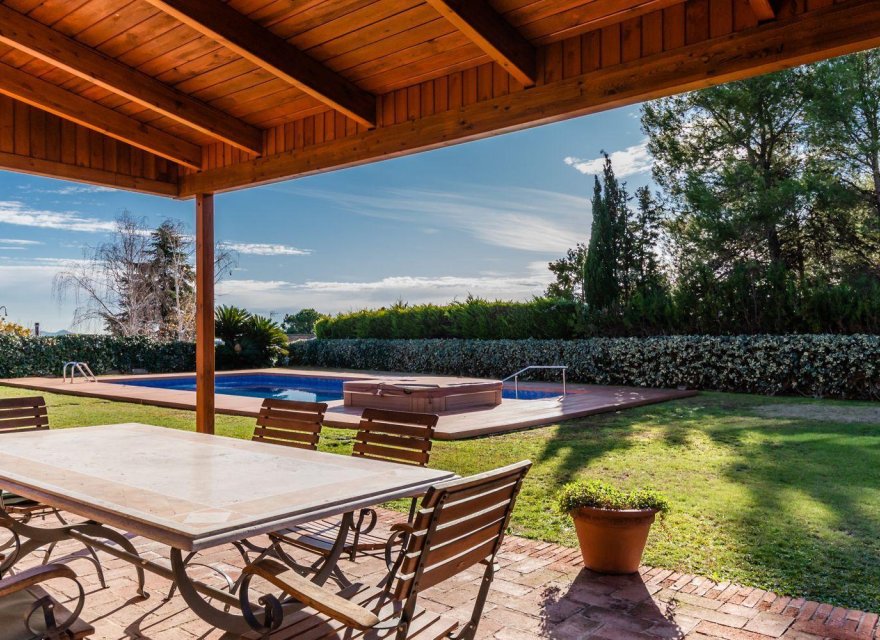 Resale - Villa - Cerdanyola del Valles