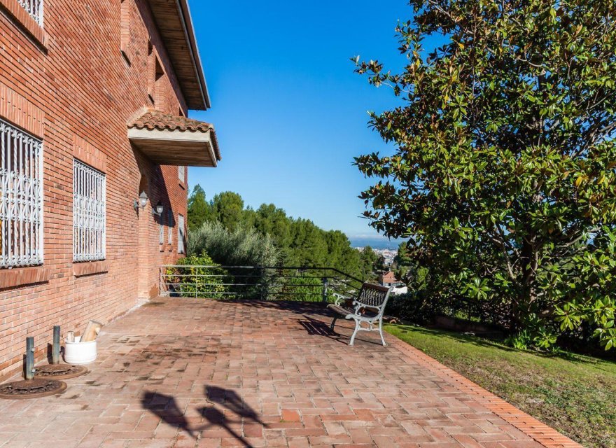 Resale - Villa - Cerdanyola del Valles