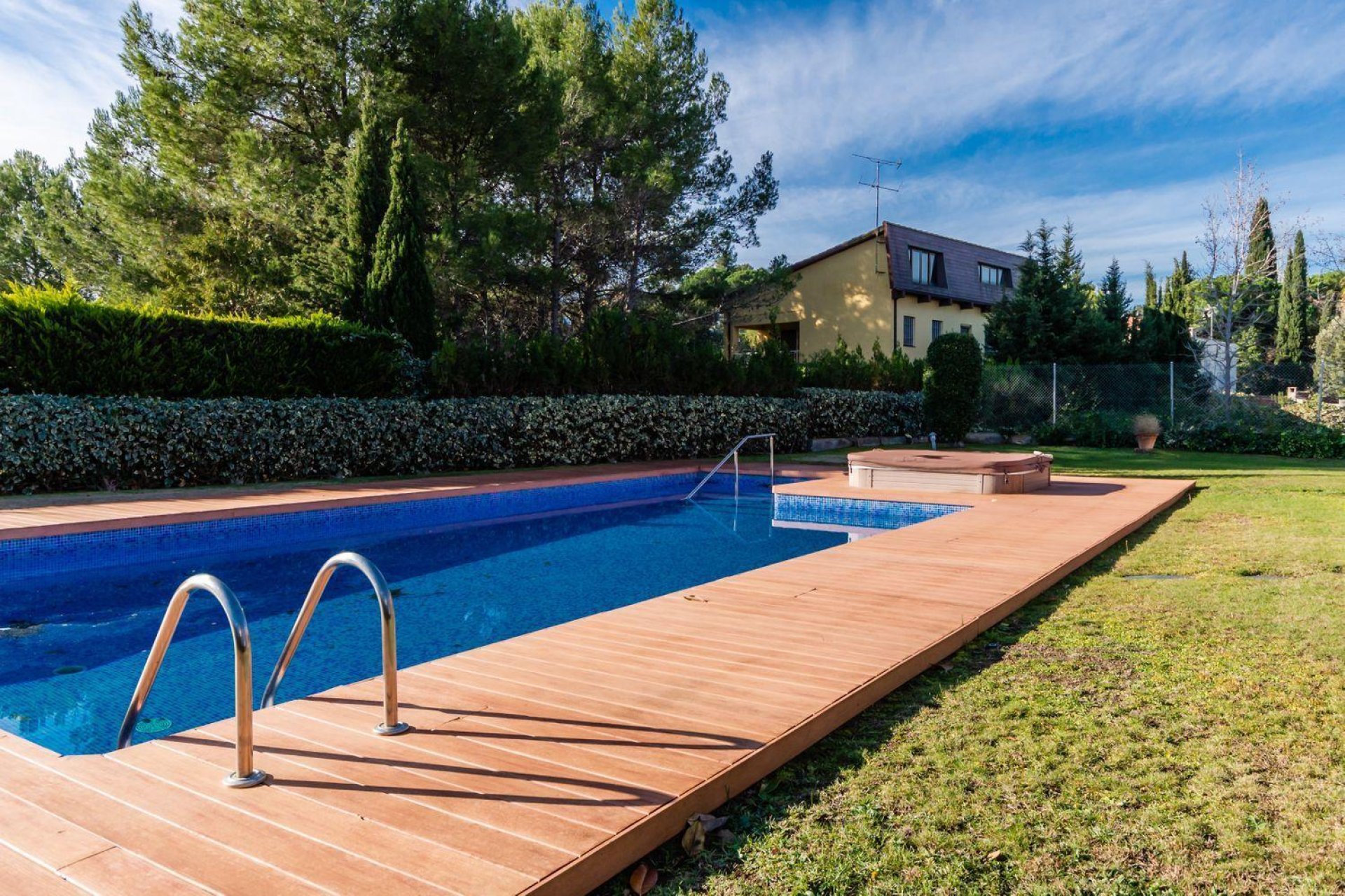 Resale - Villa - Cerdanyola del Valles