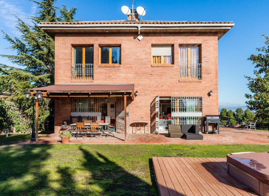 Resale - Villa - Cerdanyola del Valles
