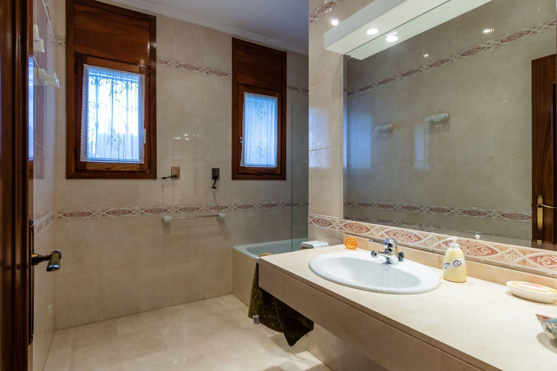 Resale - Villa - Cerdanyola del Valles