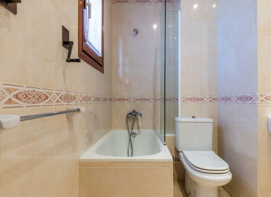 Resale - Villa - Cerdanyola del Valles