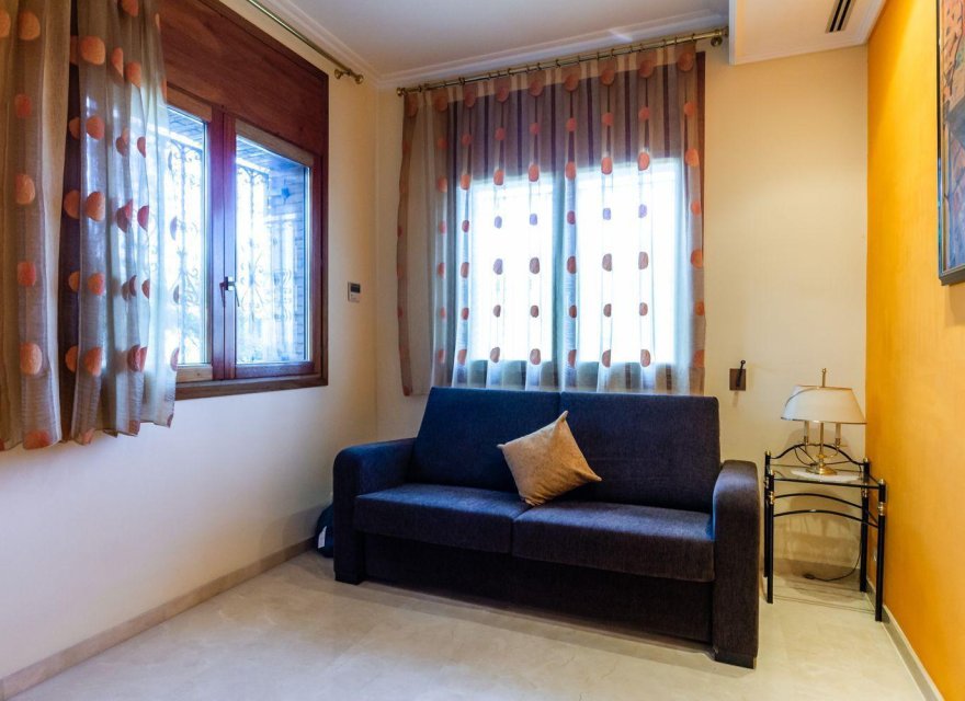 Resale - Villa - Cerdanyola del Valles