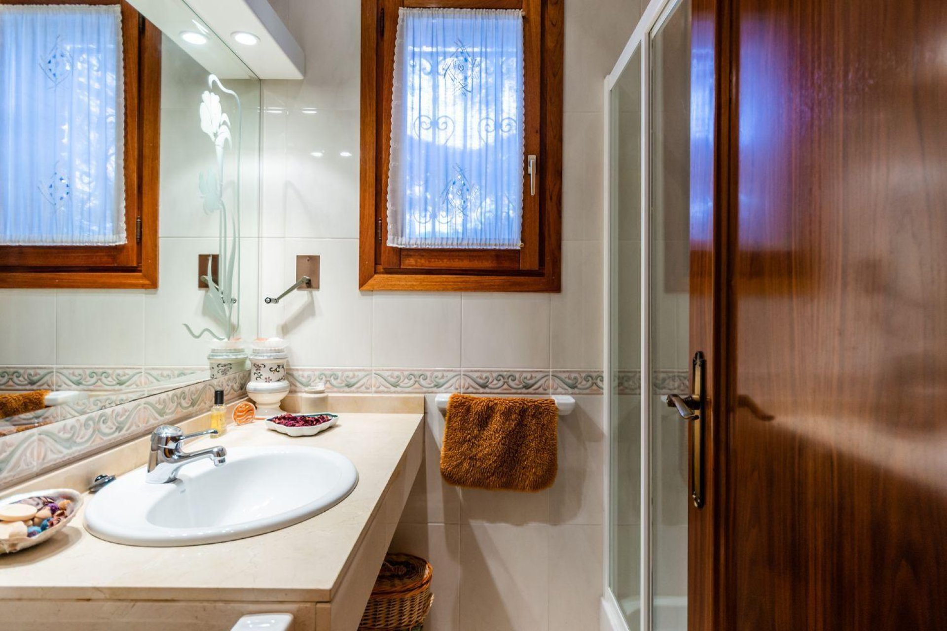 Resale - Villa - Cerdanyola del Valles