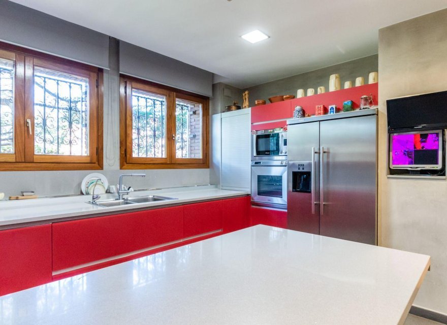 Resale - Villa - Cerdanyola del Valles