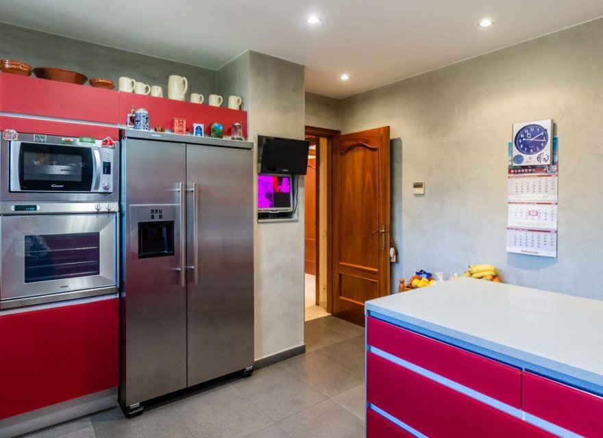 Resale - Villa - Cerdanyola del Valles