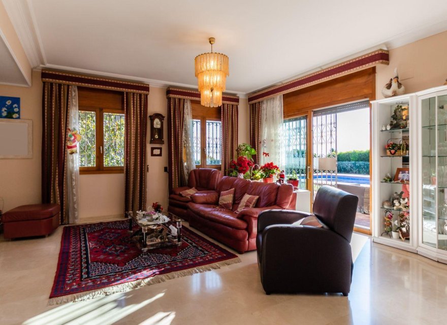 Resale - Villa - Cerdanyola del Valles