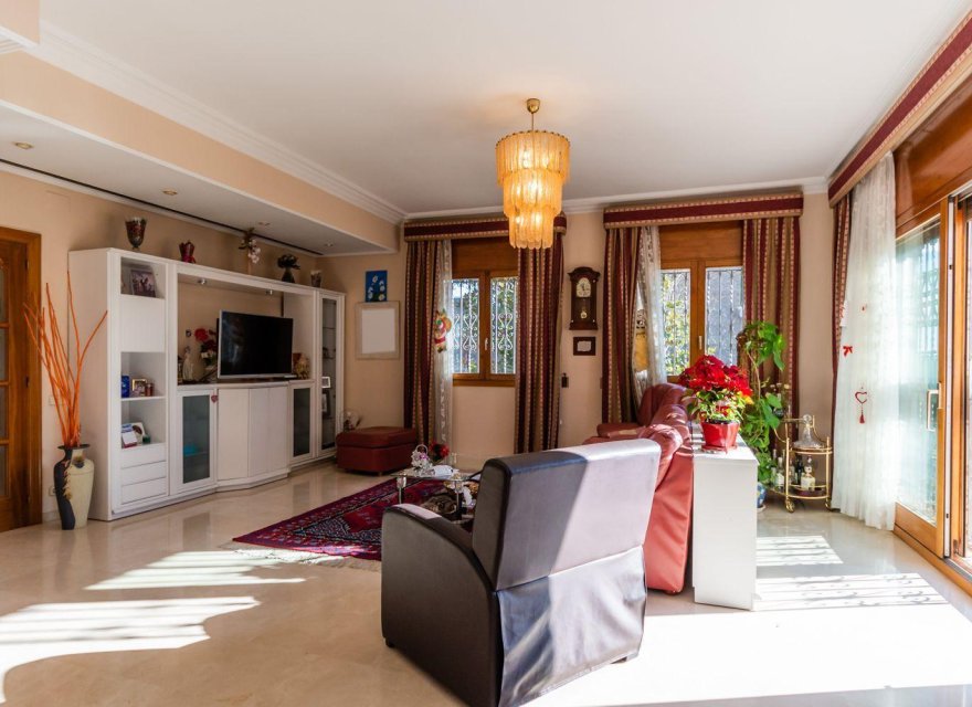 Resale - Villa - Cerdanyola del Valles