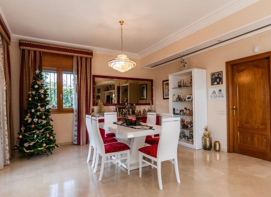 Resale - Villa - Cerdanyola del Valles